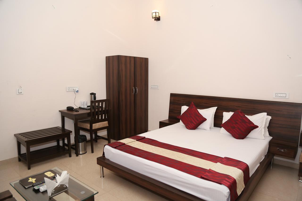 Gulmohar Sariska Resort Bairāt Exterior foto